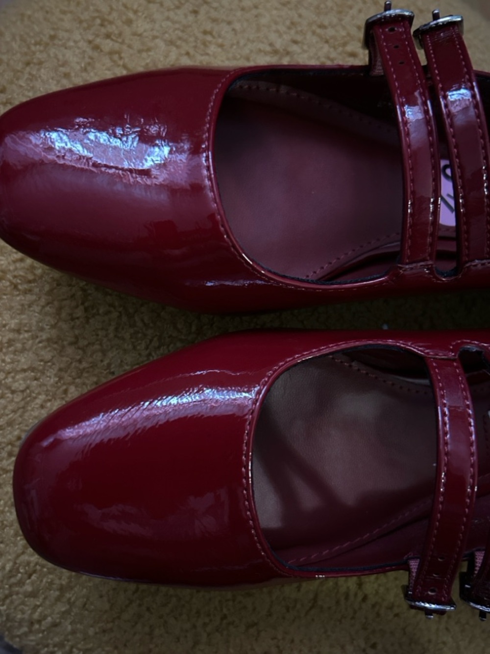 Steve Madden women Patent Red Double-Strap Mary Jane Flats size 5 1/2 - Picture 4 of 6